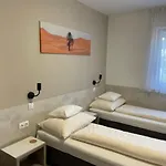 Royalhill Apartmán *