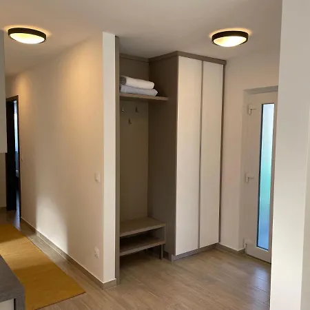 Royalhill Apartment *