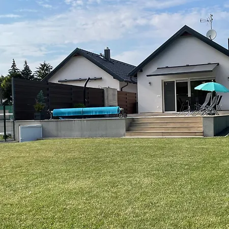 Royalhill Apartmán *